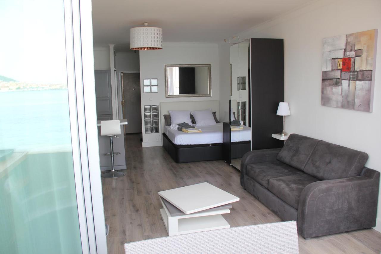 Pieds Dans L'eau Apartment *