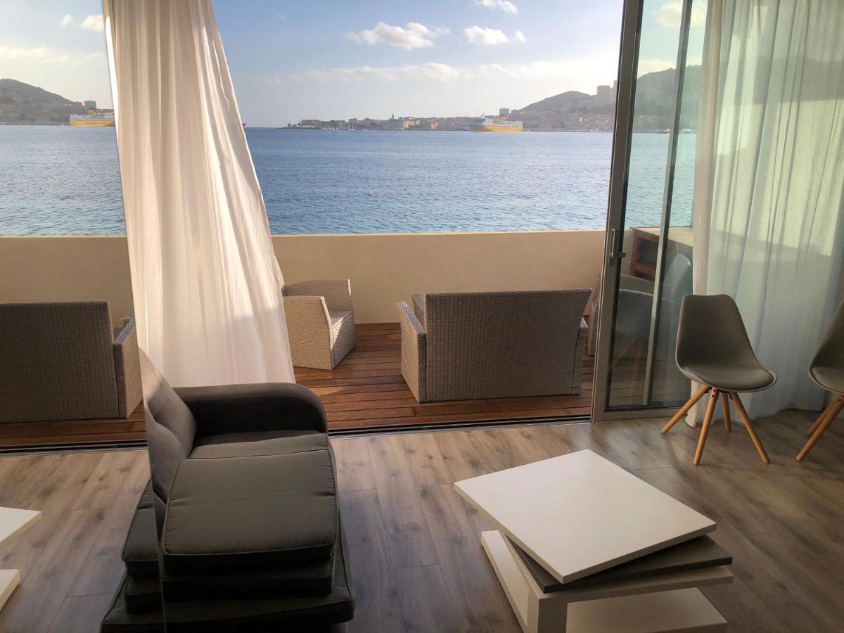 Apartment Pieds Dans L'eau Ajaccio (Corsica)